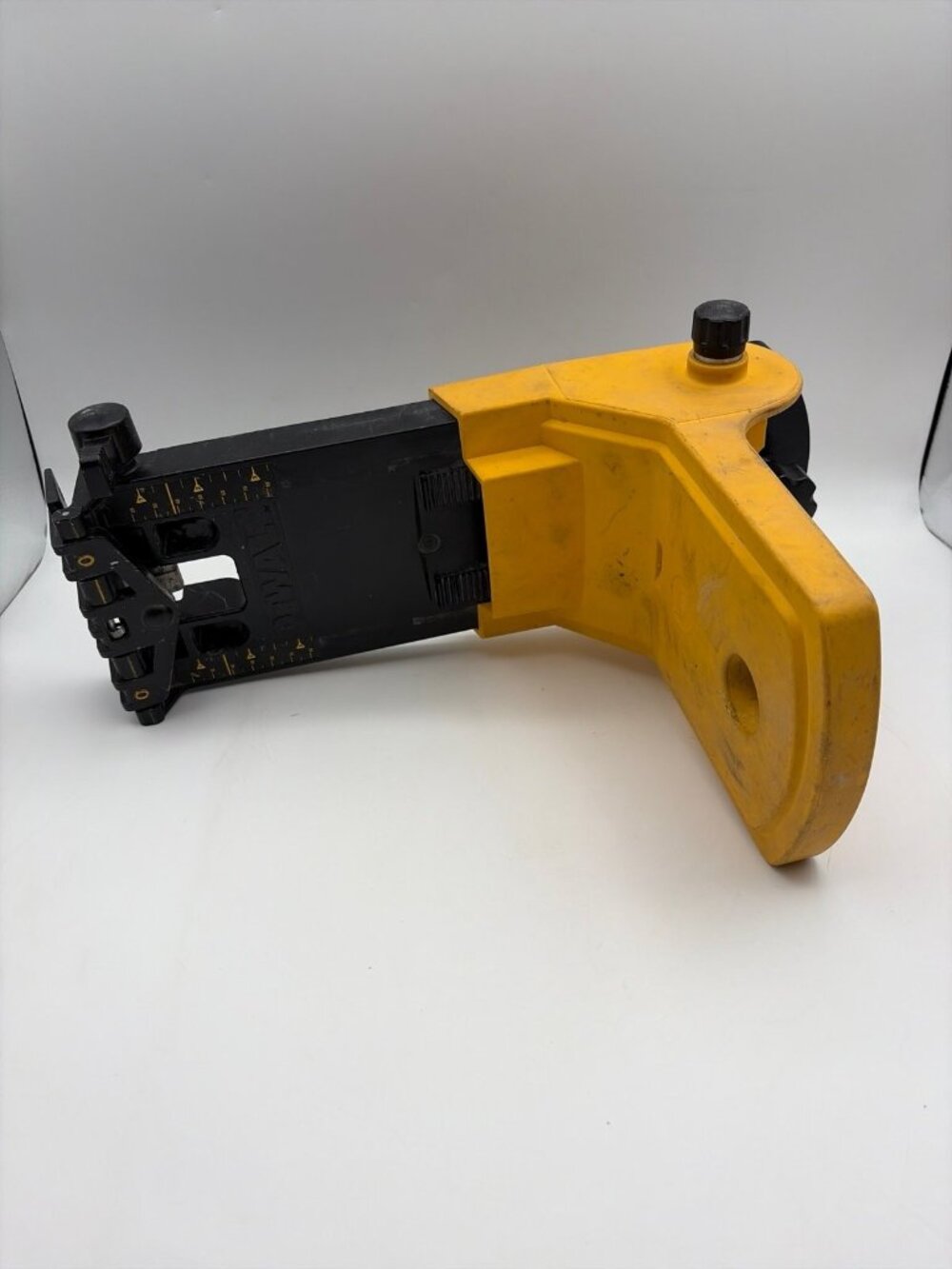 Wall Mount Bracket for Dewalt DW077 Rotary Laser **Please Read**